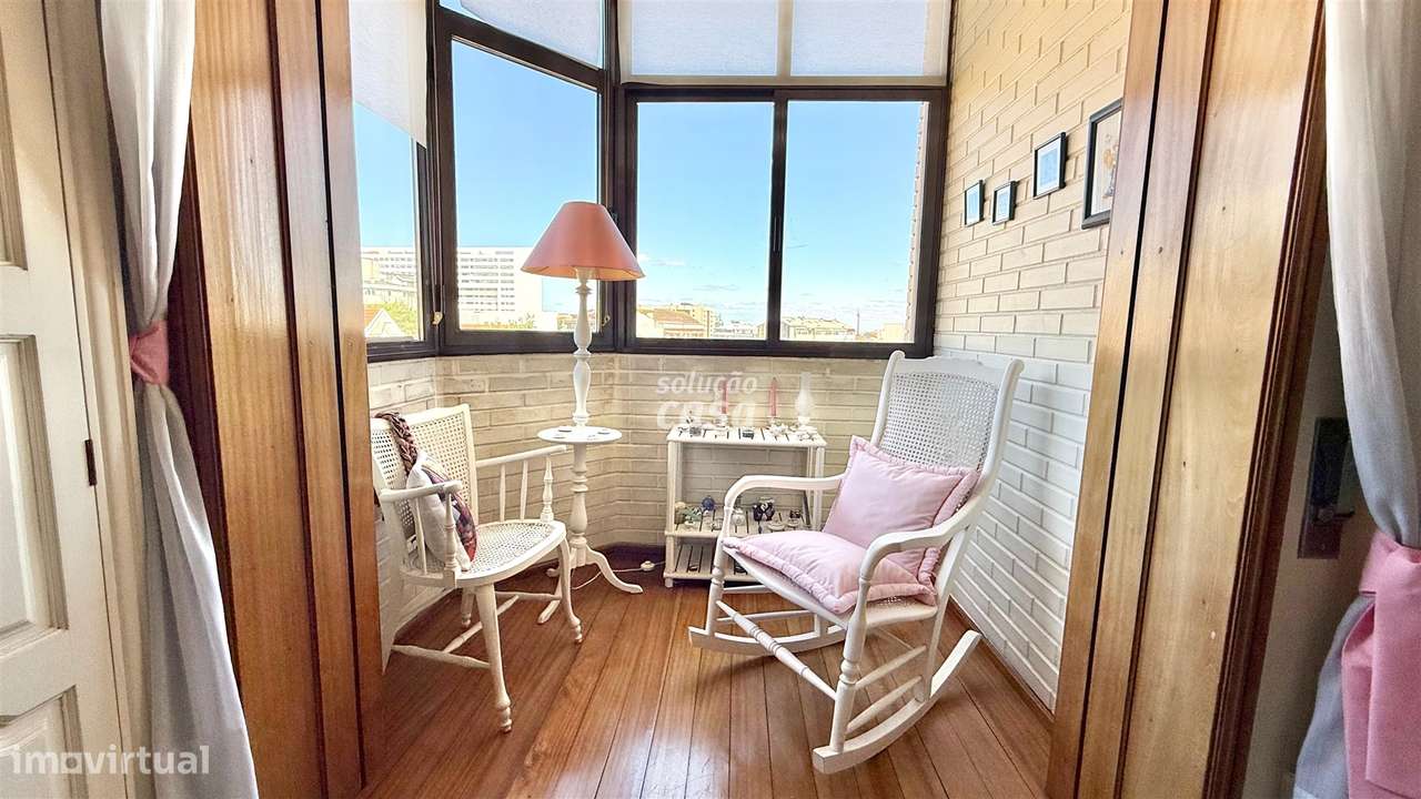 Apartamento T2+1 com Garagem, no Jardim Soares dos Reis!-22