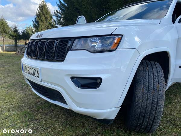 Jeep Grand Cherokee - 29