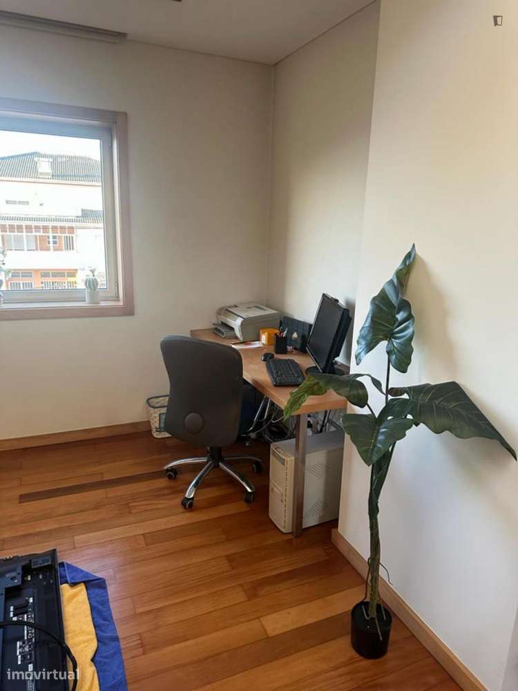 Quarto - localizado em Vila nova de gaia - Grande imagem: 2/10