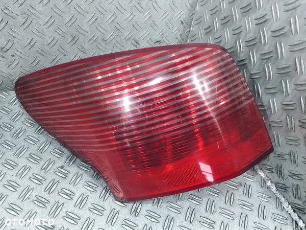 LAMPA TYLNA LEWA PEUGEOT 407 SW KOMBI - 1