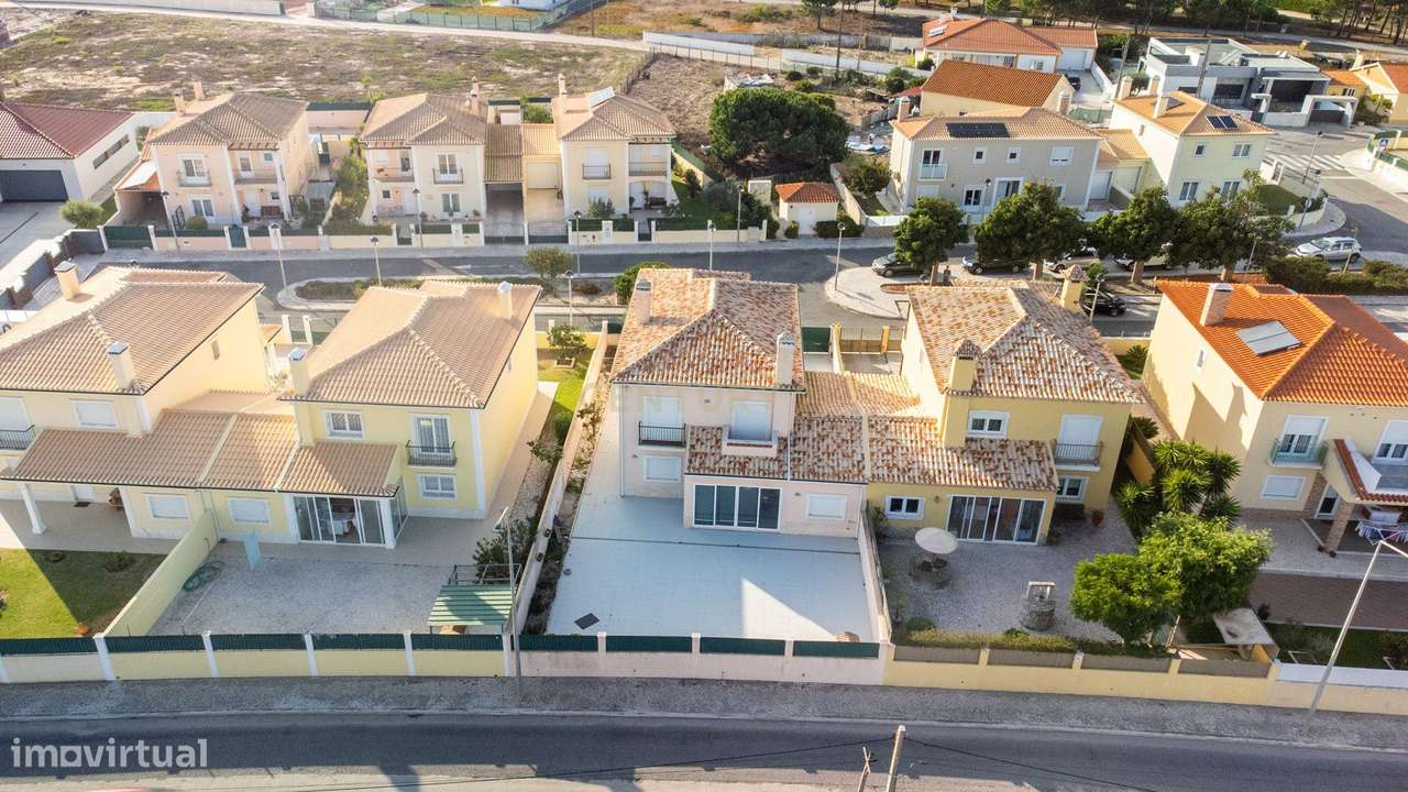 Moradia T4 na Urbanização Horta das Laranjeiras, Torres Vedras. - Grande imagem: 4/46