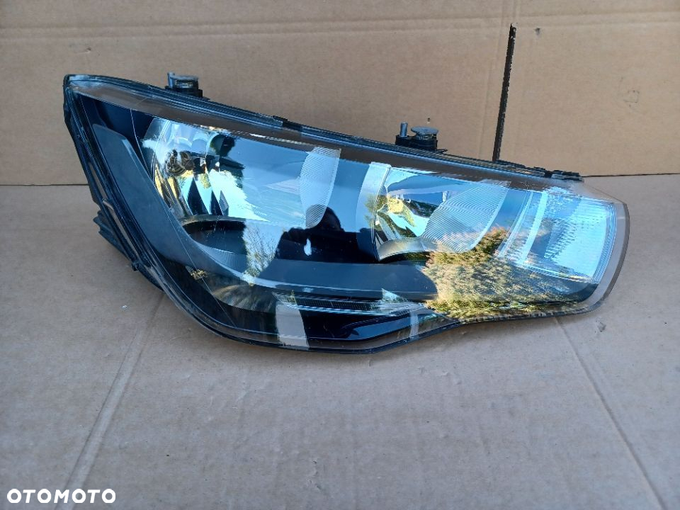 Lampa przednia prawa Audi A1 oryg 8X0941004 - 2