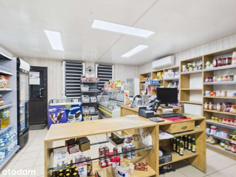 Dom jednorodzinny z pawilonem handlowym-4