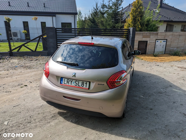 Peugeot 208 1.2 PureTech Allure - 5