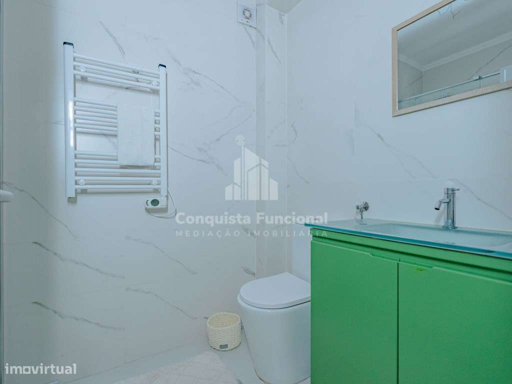 T2 com Lugar de Garagem e Elevador | São João da Madeira | 259.500€-12