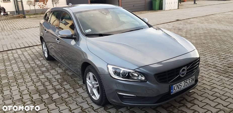 Volvo V60 D2 Drive-E Momentum - 1