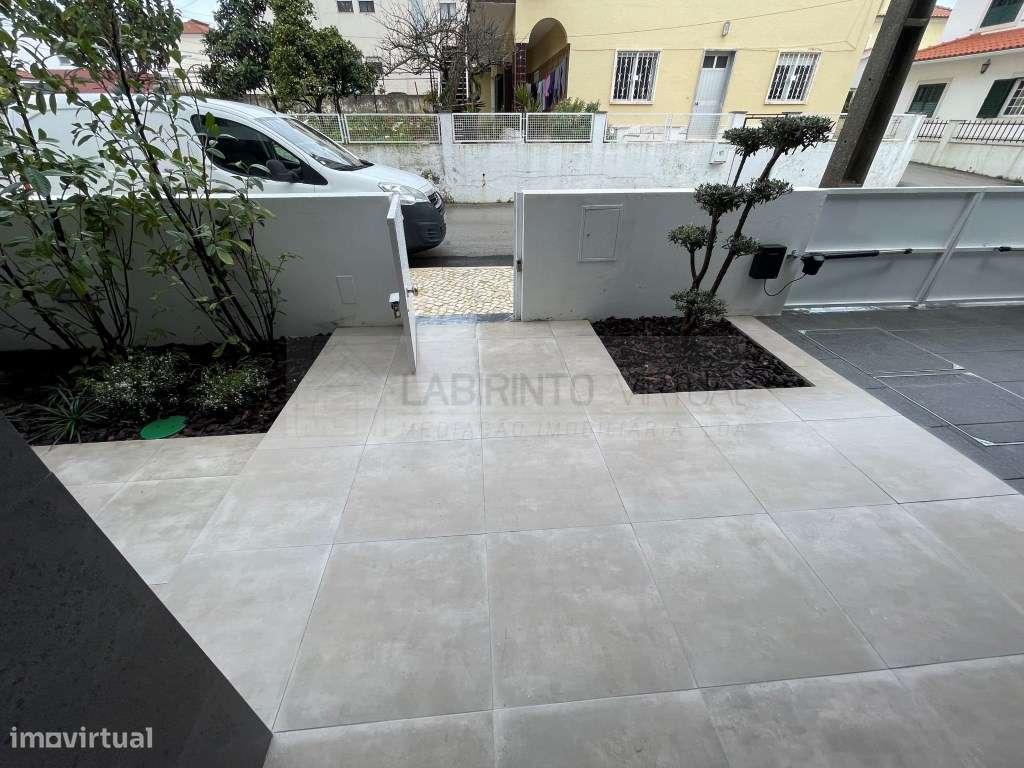 Vende-se Moradias T4 em Condomínio privado, no Fanqueiro - Loures-29