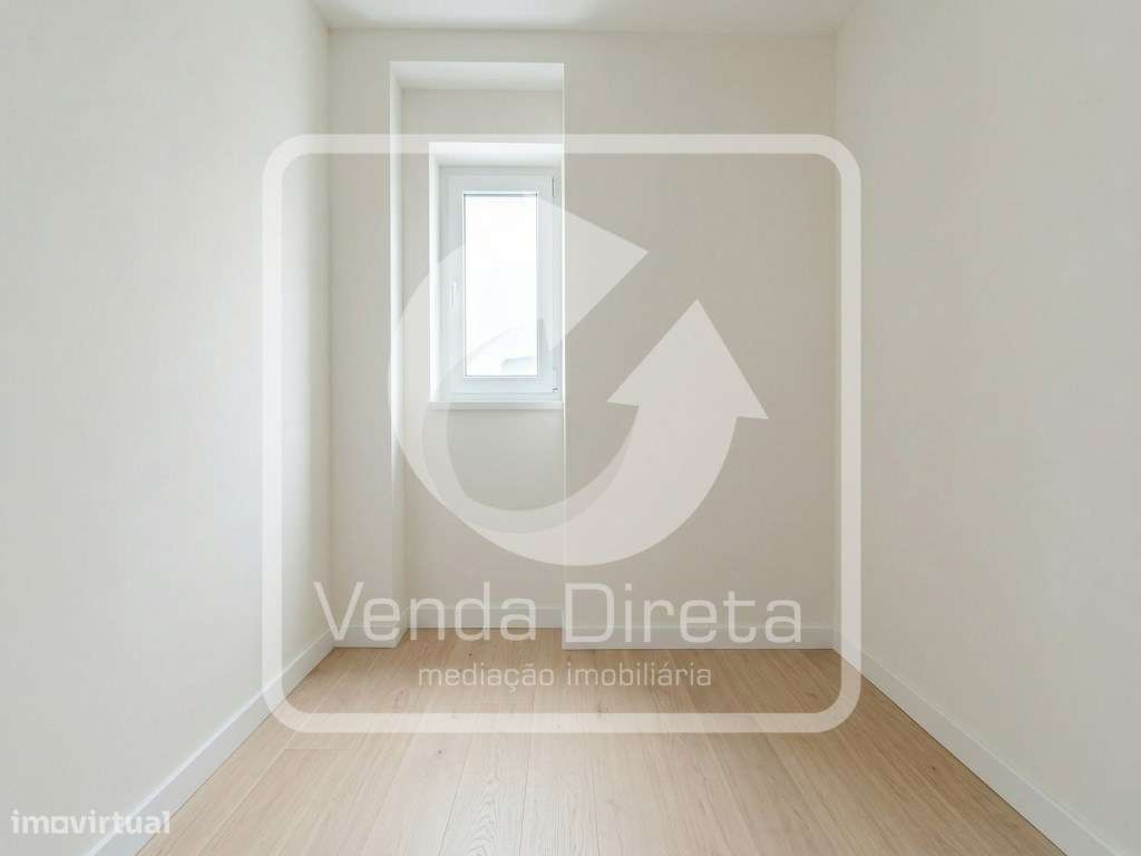 Moradia T4 Duplex com Logradouro perto da Estação Fluvial do Barreiro.-13