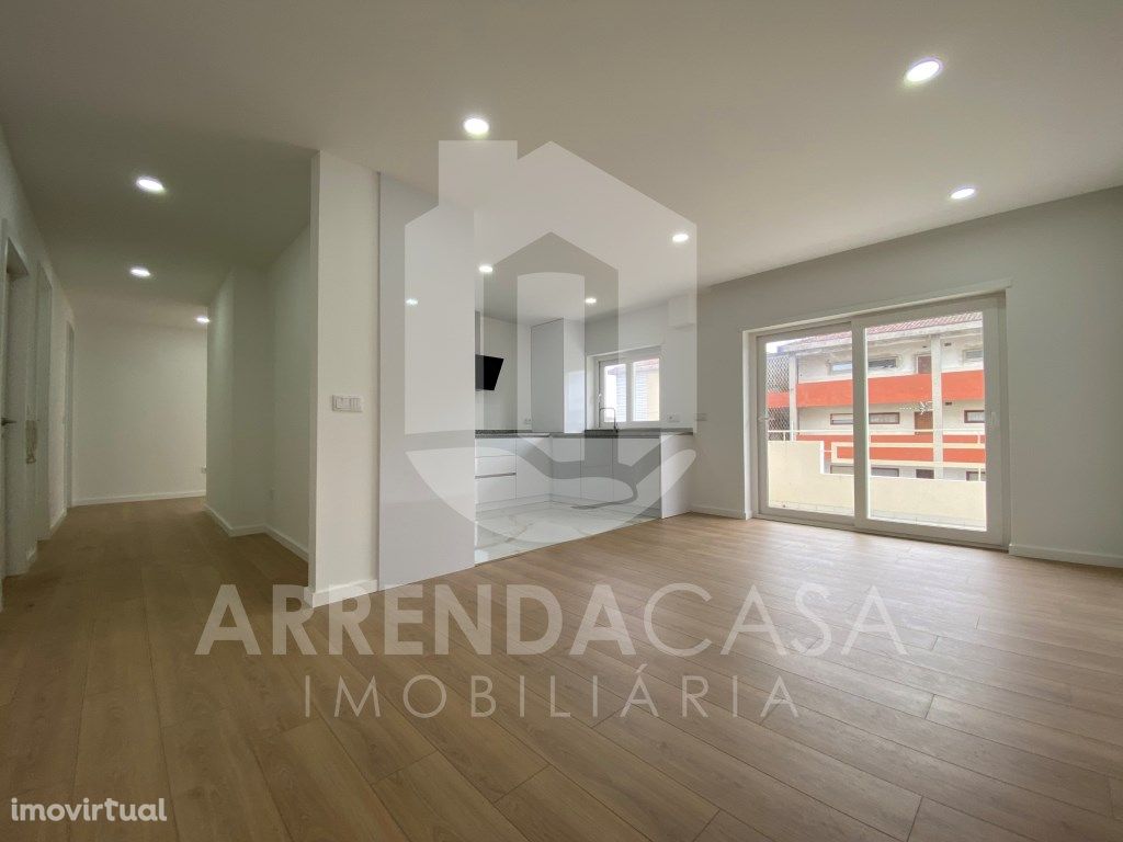 Apartamento T3 totalmente renovado no centro de Barcelos