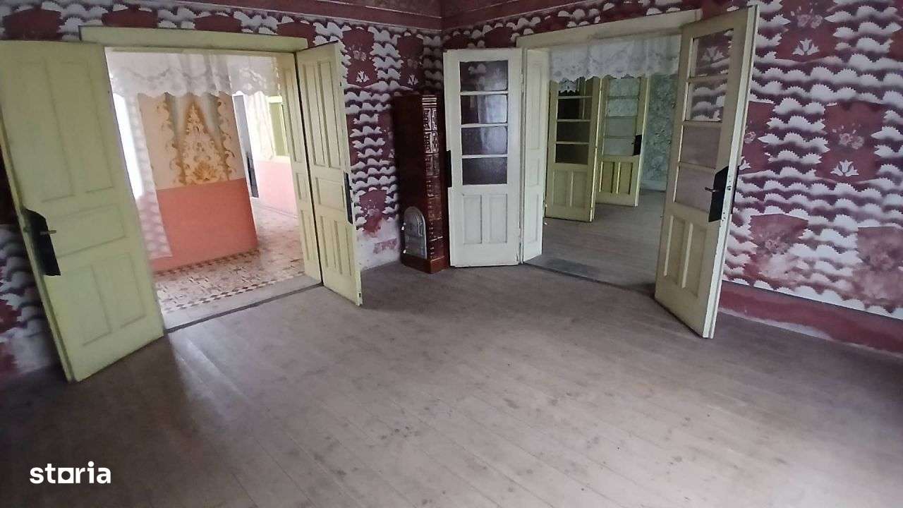 Comision 0 - Casa cu 2 corpuri in Paltinis-16