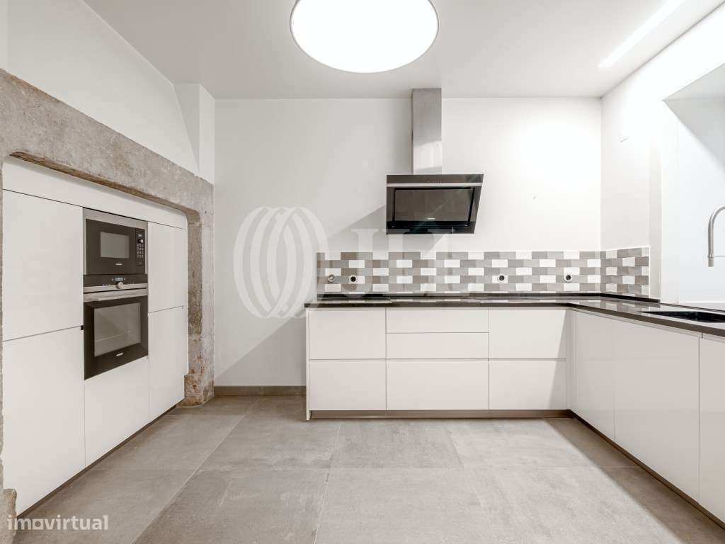 Apartamento T2+2 , renovado, em Alfama, Lisboa-12