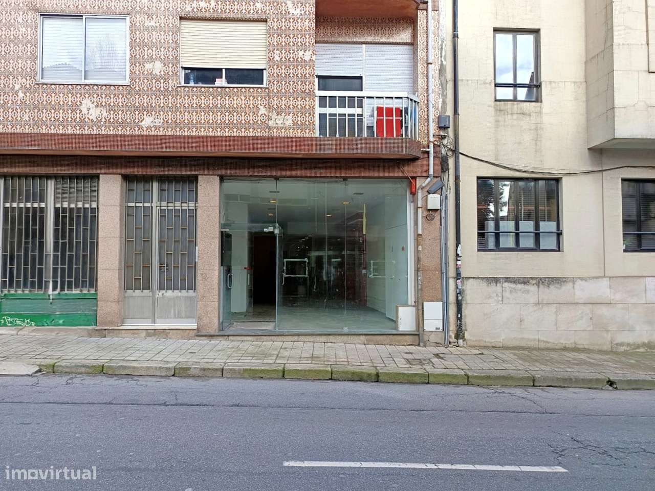 Loja p/ arrendar, à Boavista, com 150 m² – , Porto - Grande imagem: 2/23