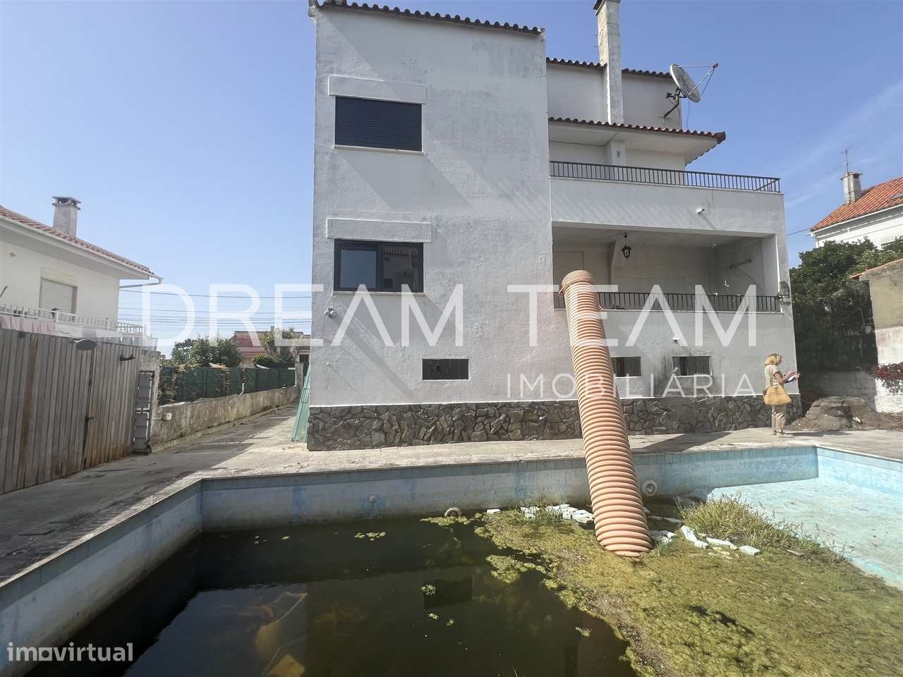 Moradia T7 com Piscina na Charneca da Caparica-35