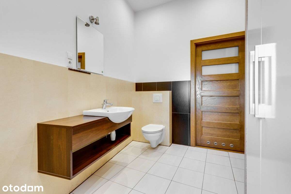 Przestronne mieszkanie / biuro w Super lokalizacji-12