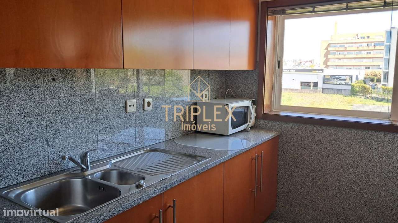 T2 com suite, varandas, garagem - Junto Colégio Novo da Maia - Grande imagem: 4/42