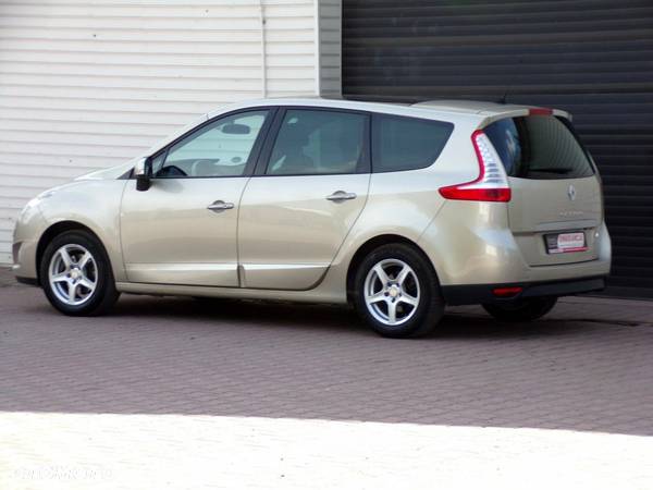 Renault Grand Scenic - 10