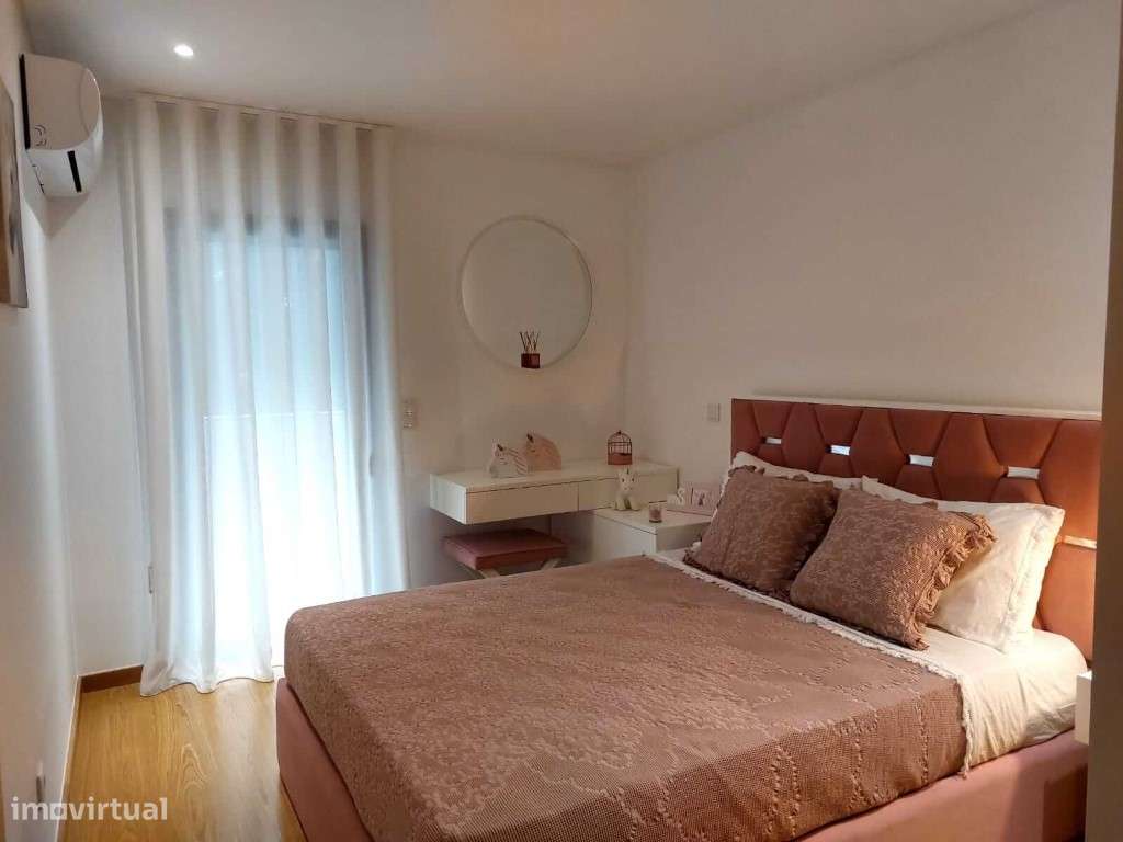 Apartamento T3, novo, varanda com churrasqueira; piscina e playgrou...-24