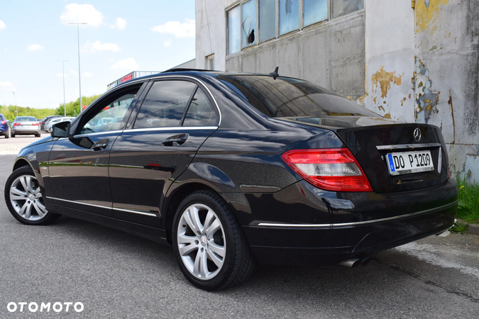 Mercedes-Benz Klasa C 180 CGI Automatik BlueEFFICIENCY Elegance - 6