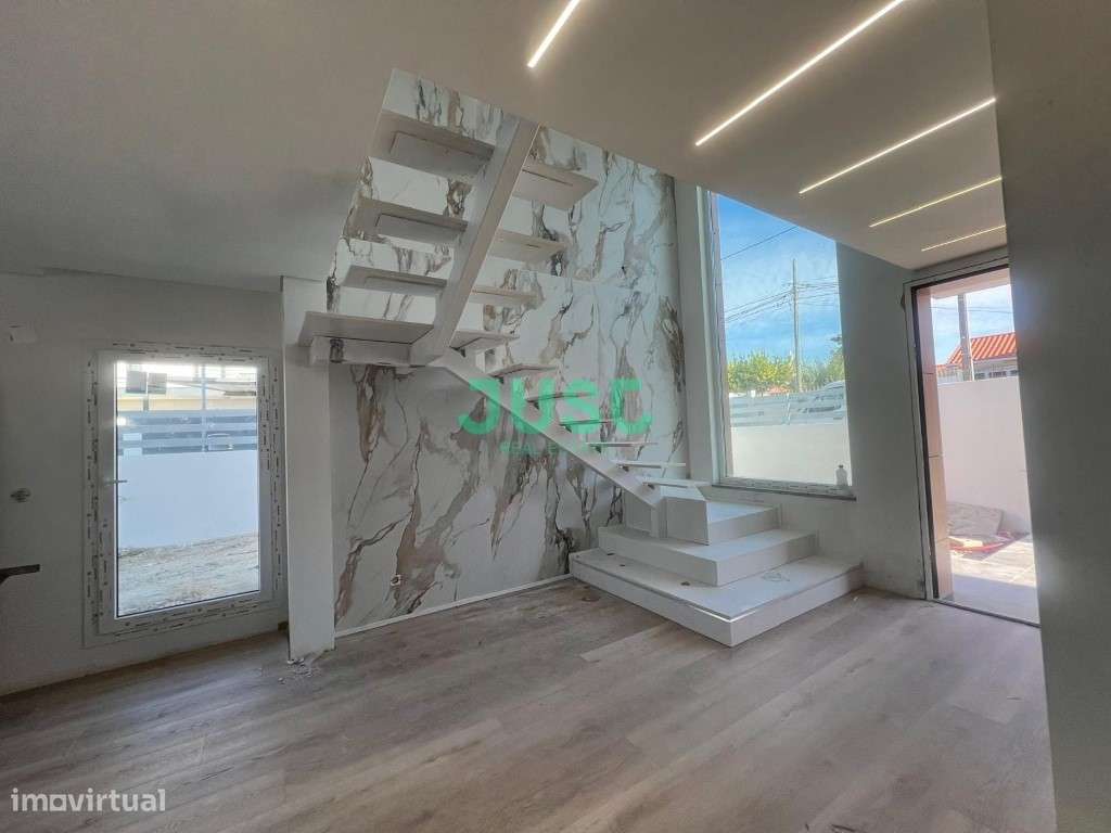 Moradia charneca da Caparica - t4 com margem e piscina quase pronta - Grande imagem: 4/21