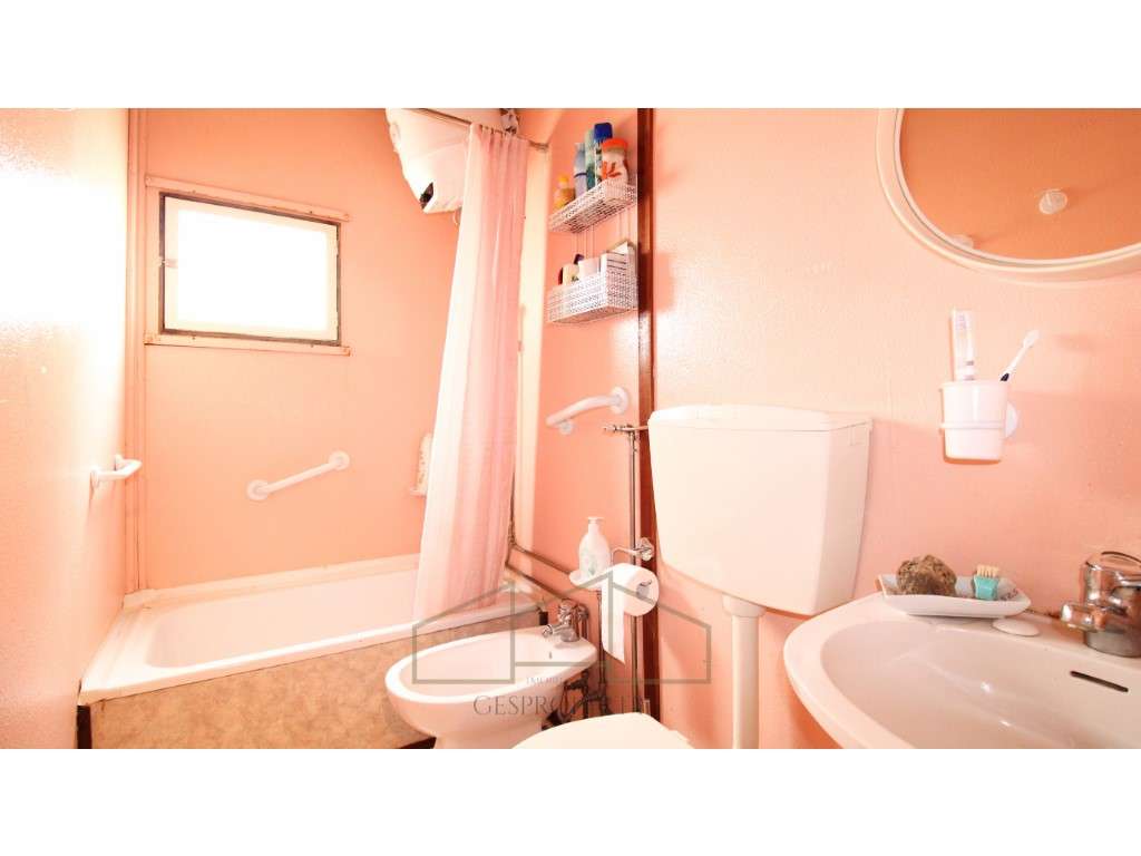 Casa de Madeira, em lote com 400m2, na Lagoa de Albufeira - Sesimbra-17