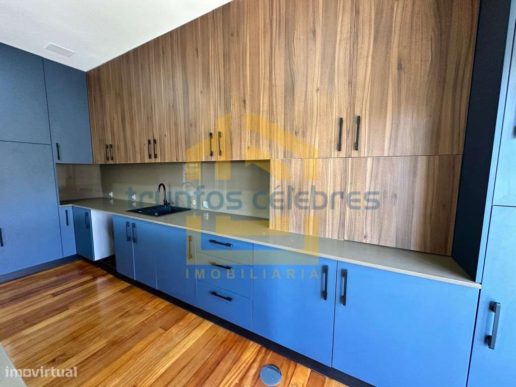T4 no centro da Póvoa de Varzim, em condomínio fechado com piscina ...-8