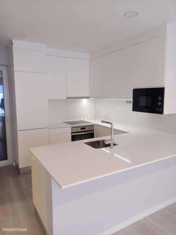 Apartamento T2 semi-novo, no Alto do Seixalinho, Barreiro-9