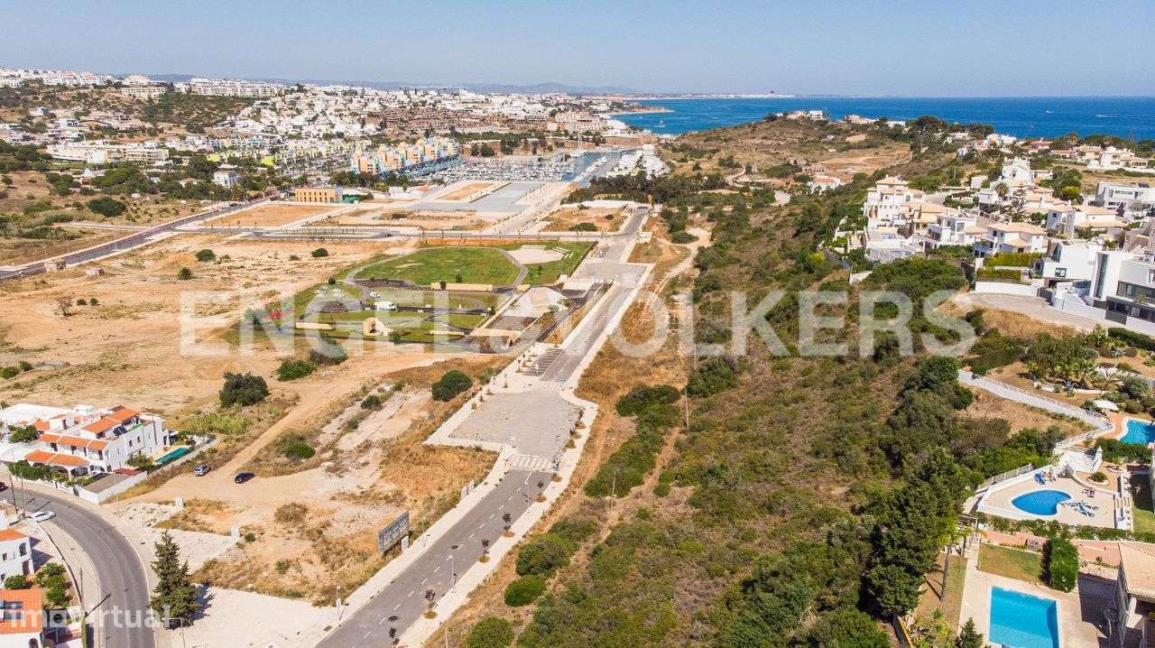 Terreno para construção de apartamentos turísticos - Grande imagem: 2/4