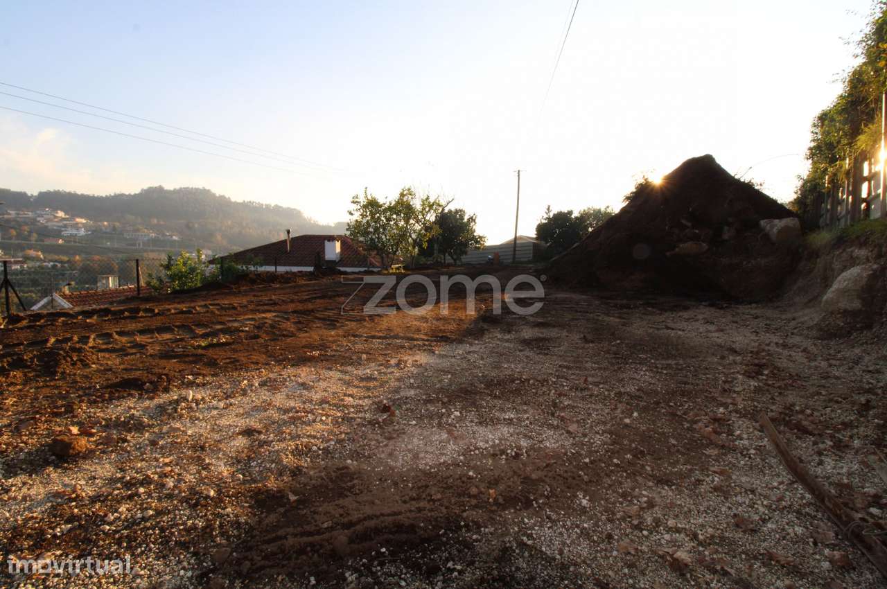 Terreno para construção em Polvoreira-0