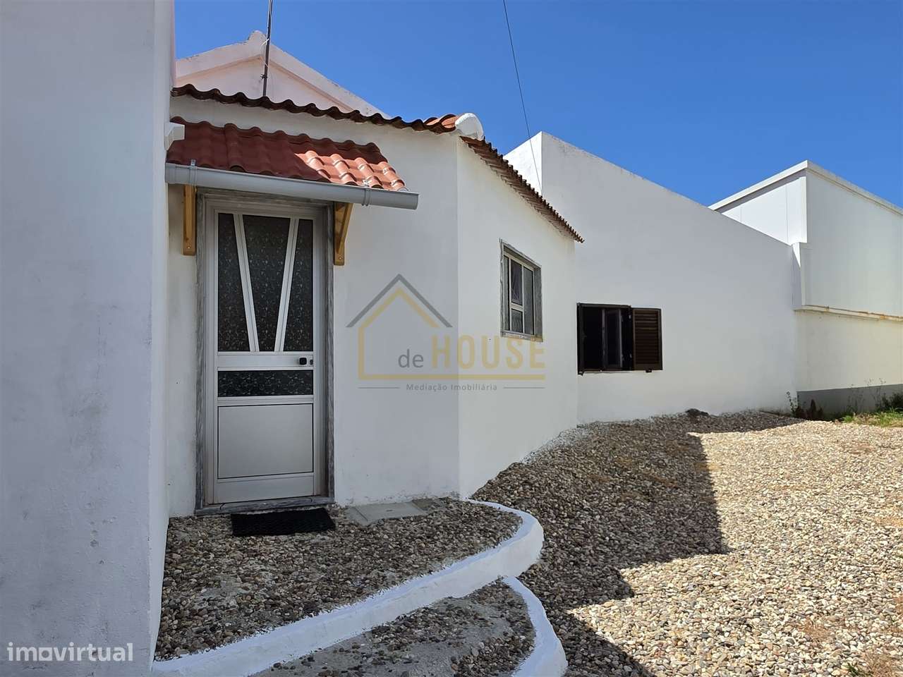 Moradia Térrea T3+1 com Espaço Exterior-13