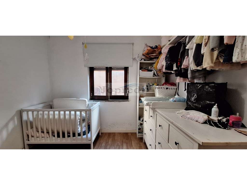 Moradia T2+1 com logradouro-13