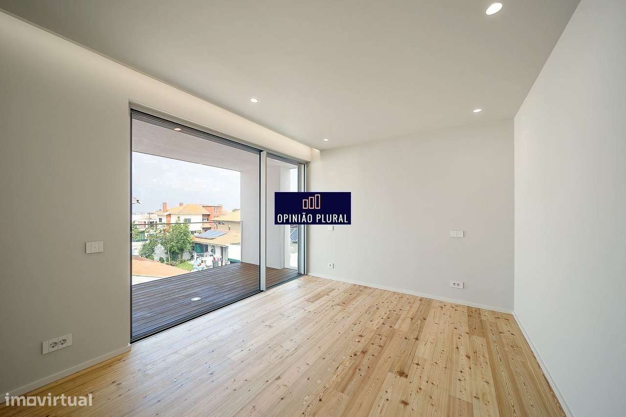 Moradia T4 Espaçosa com Escritório e Piscina Pronta a Habitar-15