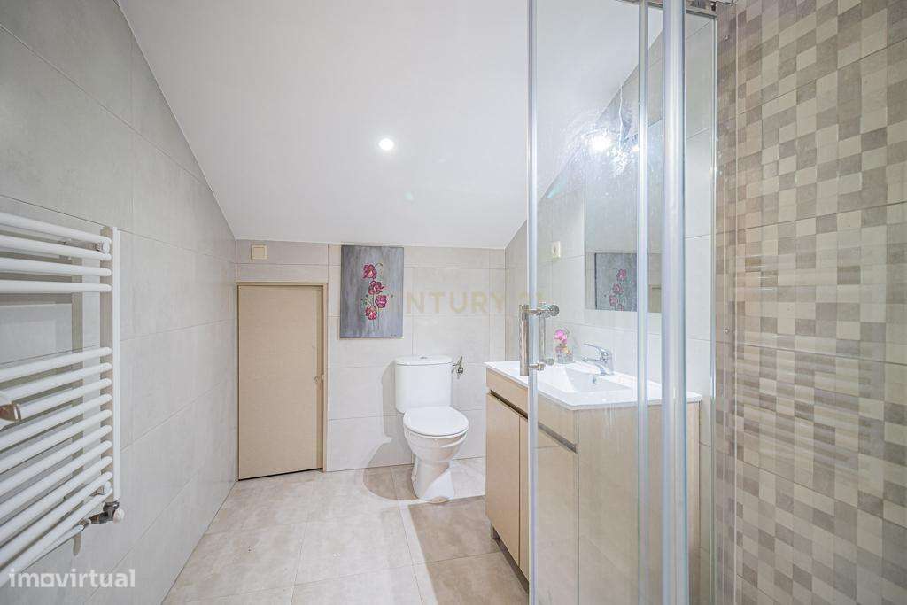 Moradia T6 com Vista para a Cidade em Loures-14