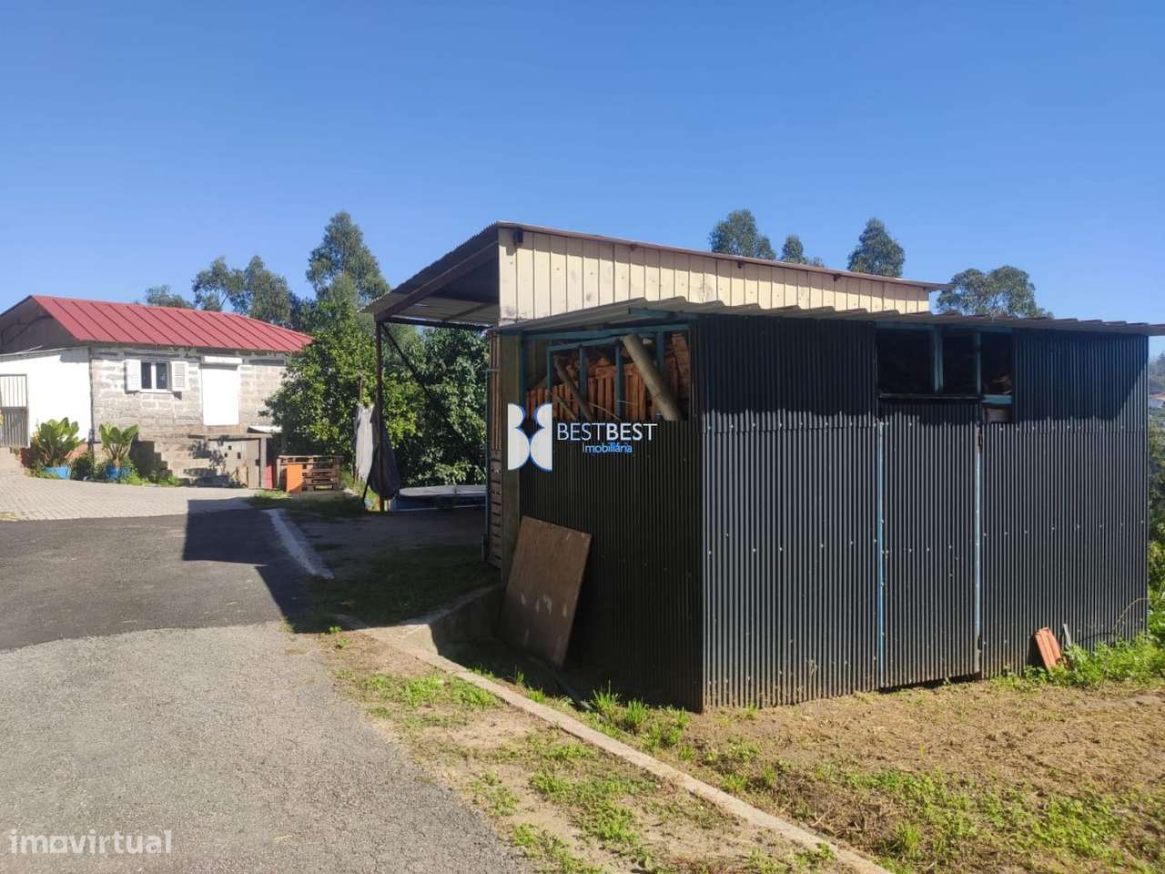 MORADIA INDEPENDENTE,REABILITAÇÃO, TERRENO 2.900M2, TELHADO,15MIN.FA-16