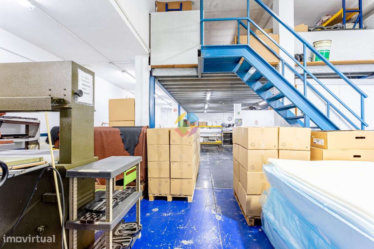 Armazém na Zona Industrial de São João de Vêr-22