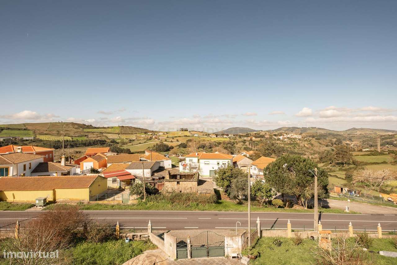 Moradia rodeada pelo campo-35