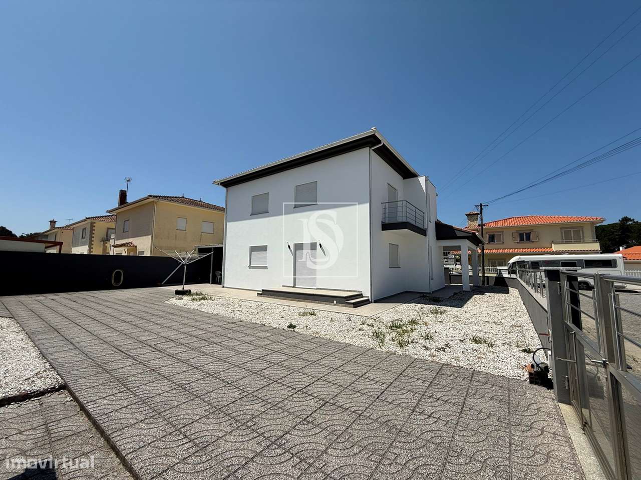 Moradia T3+1  em Chafé | Com garagem | Perto da Praia-35