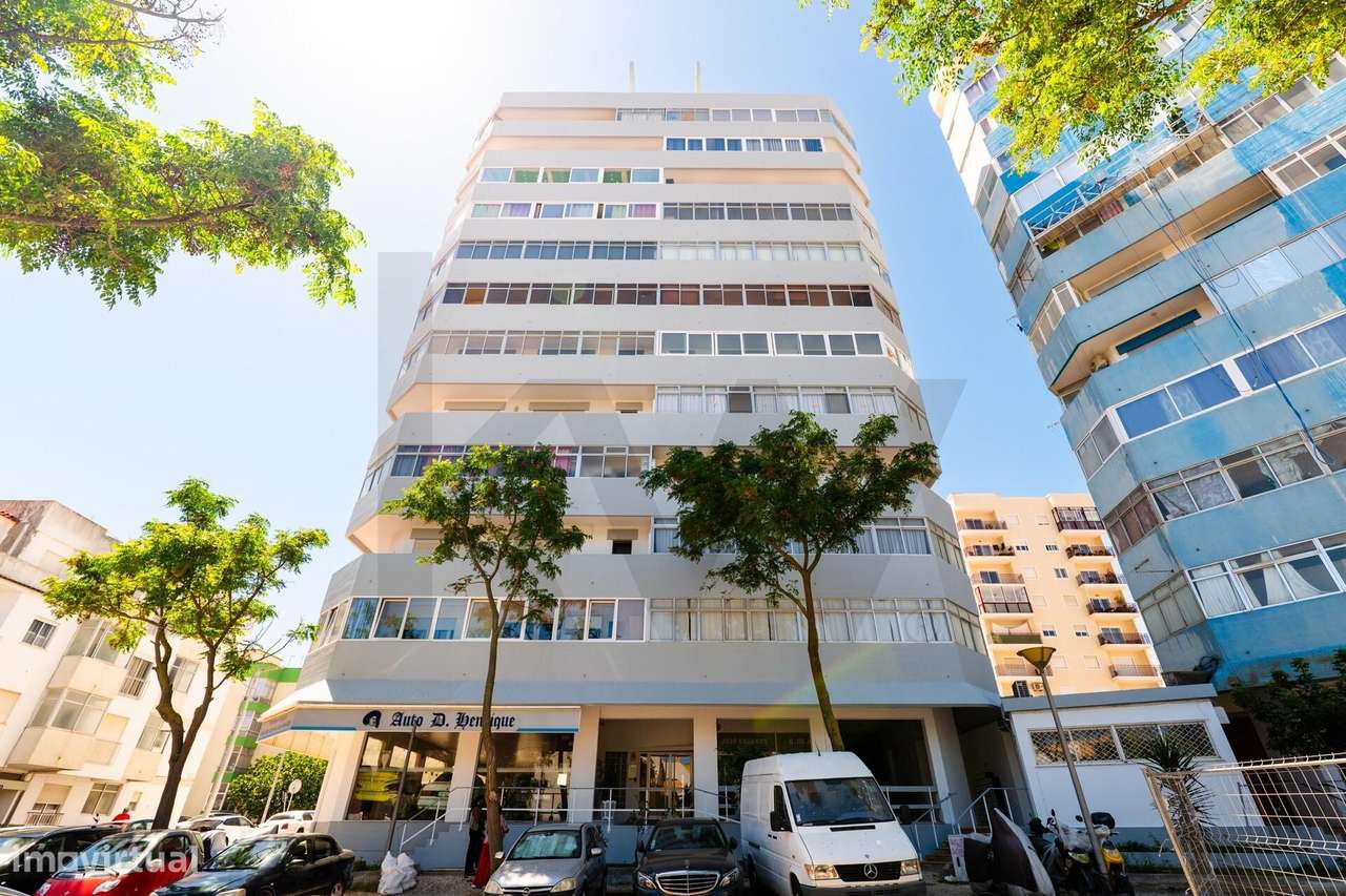 Apartamento T1 de 65 m2 , com Varanda, Portimão-  Edifício os Gémeos - Grande imagem: 2/16