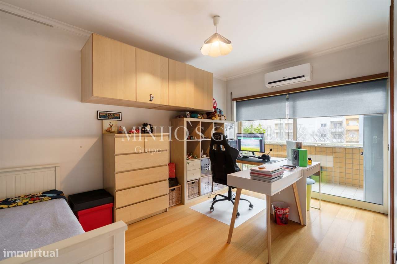 Apartamento T3 c/ varanda, AC e Garagem Fechada - São Vítor, Braga-15