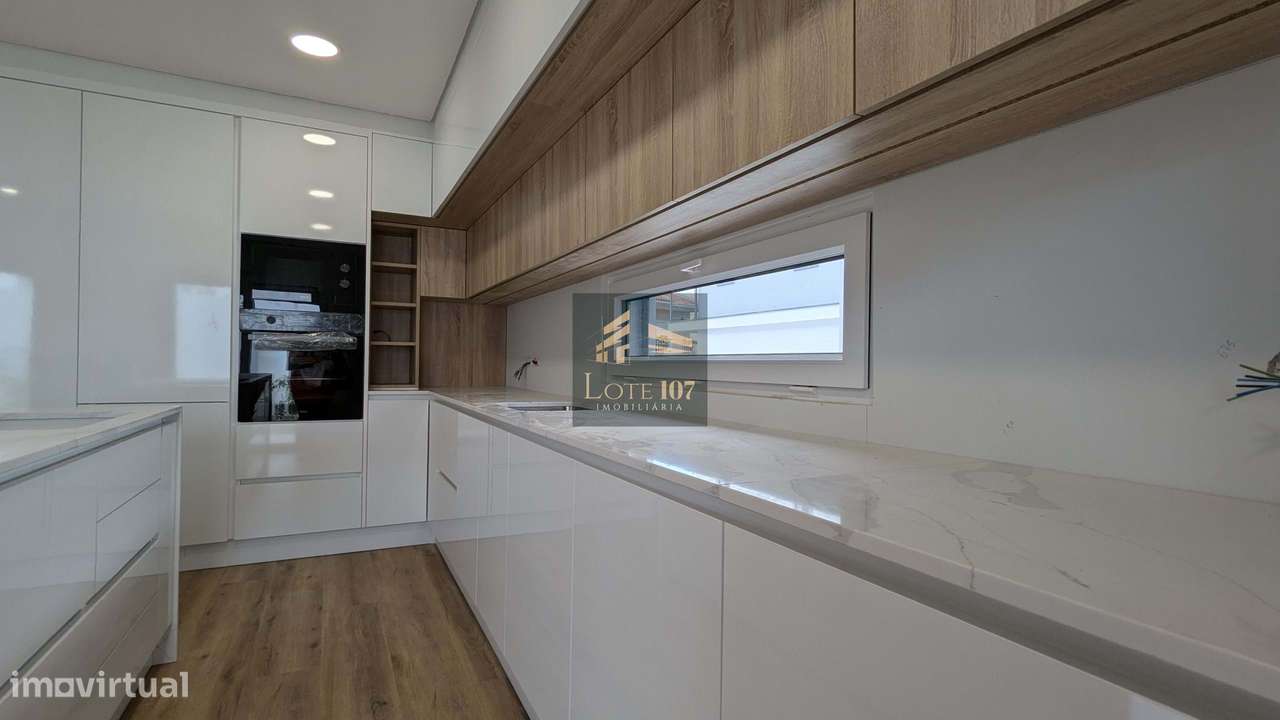 Moradia T4 , Amora Seixal - Grande imagem: 4/43