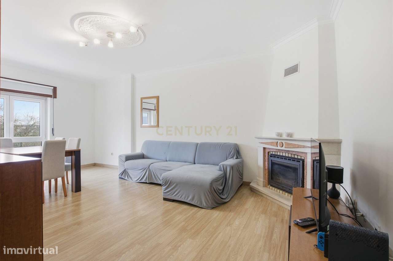 Apartamento T3 à Venda em Casal de Cambra – Excelente Estado de Conser-8