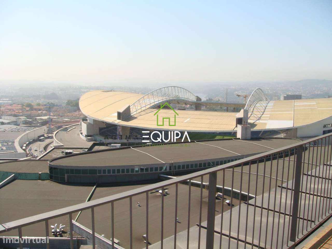 Apart. T-1, novo, no ultimo piso, com terraço e vistas para o Estádi-18