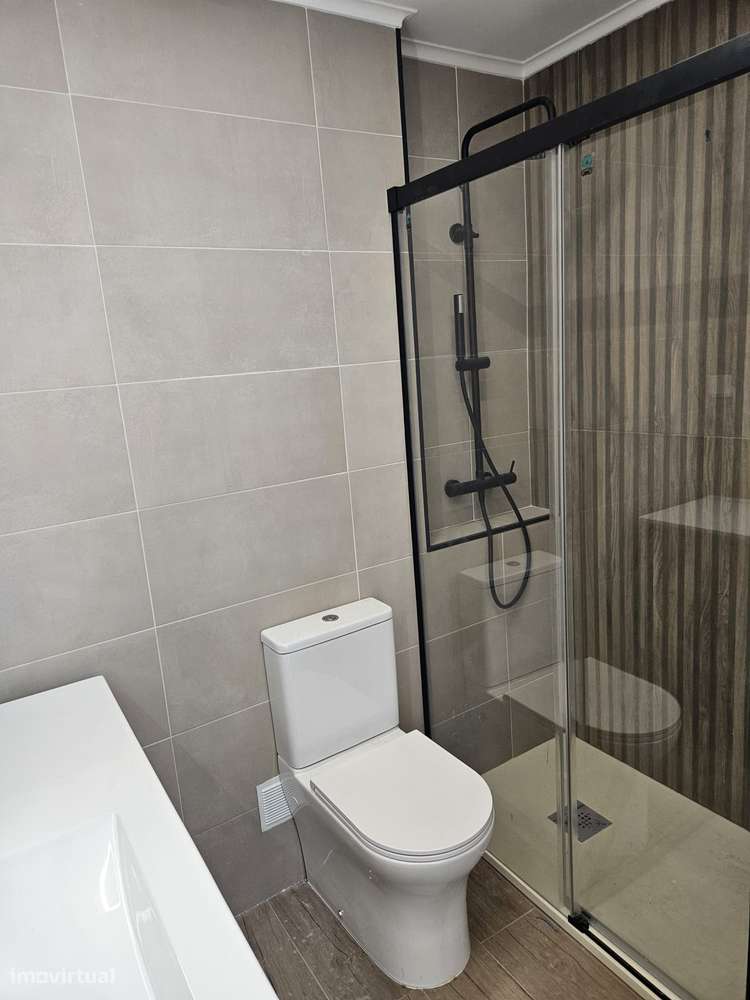 Apartamento T2 à venda na Rua Bernardo Francisco da Costa, 3 Almada-10