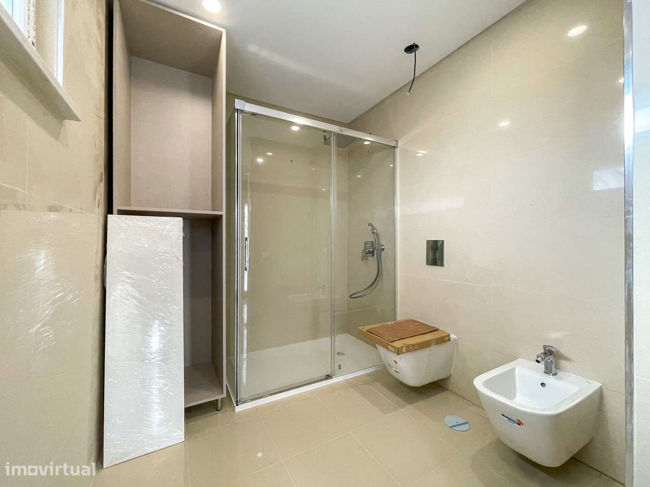 Moradia T4 com Piscina - Santa Iria de Azoia (Bairro da Salvação)-16