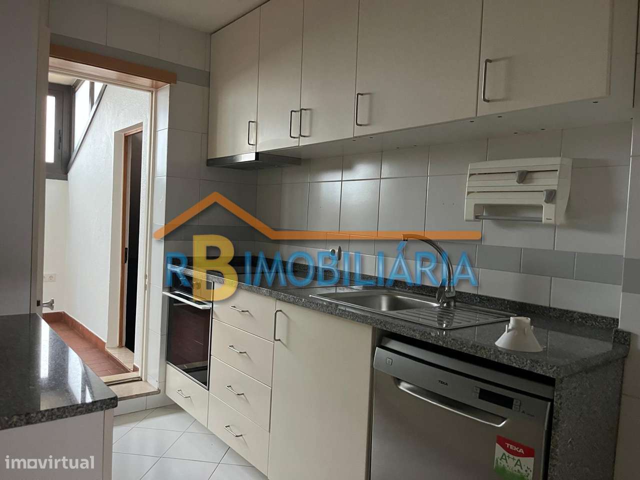 Apartamento T1+2 em Santa Maria de Lamas - Grande imagem: 4/17