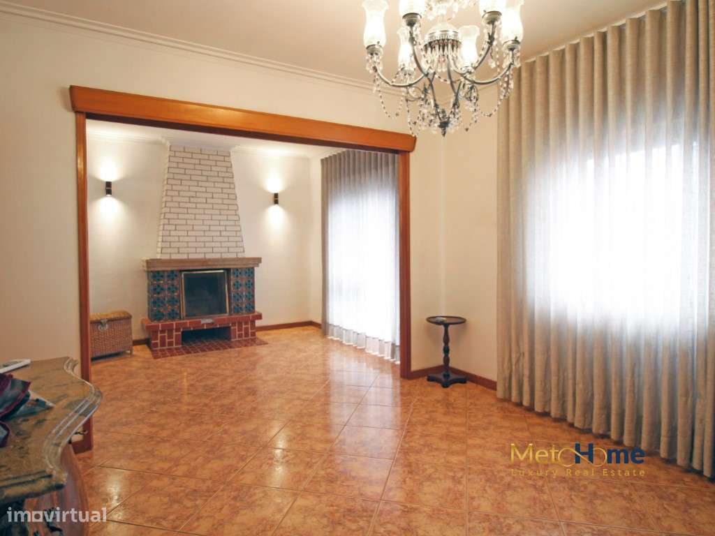 Moradia de 4 frentes em Perosinho-11