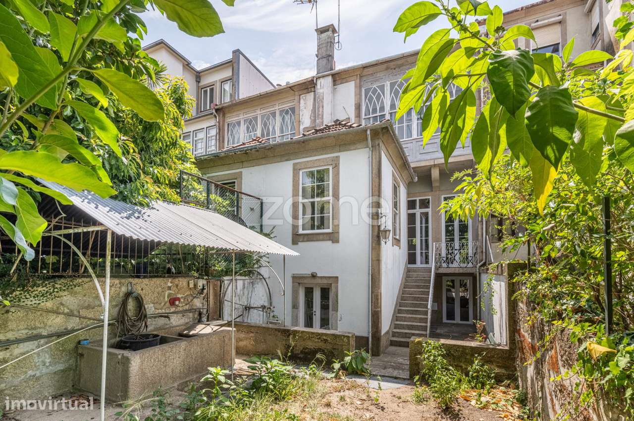 Apartamento T1 Com Jardim Na Rua Alvares Cabral Porto Fracao B