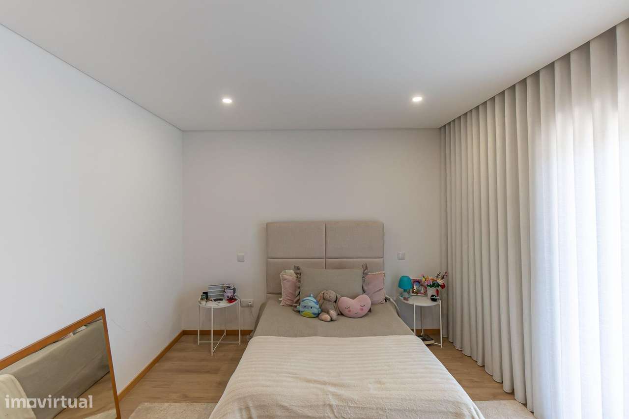 Moradia T3 em Lousada | Terraço e Garagem-10