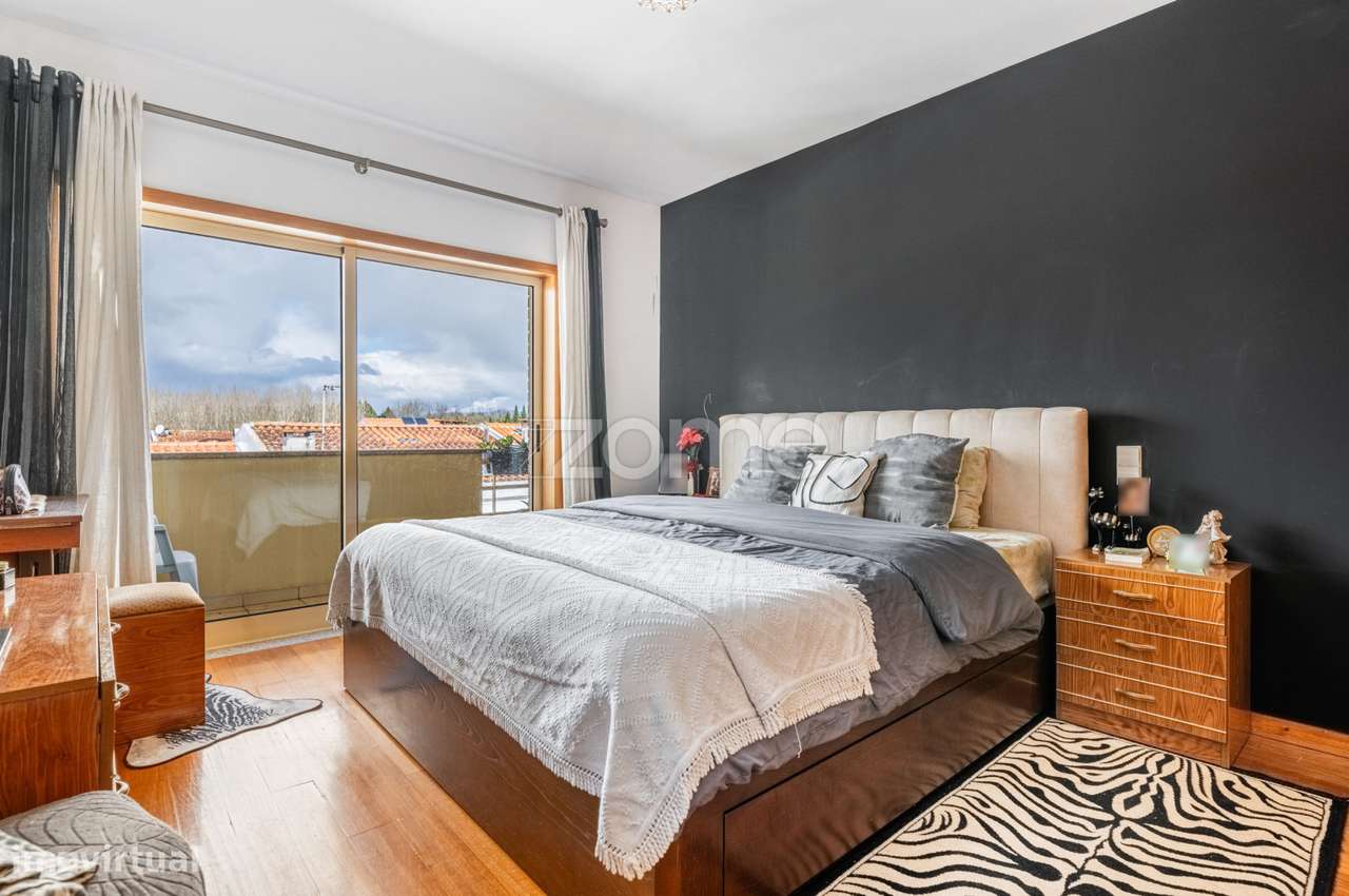 Moradia T4 com Suíte em Dume-16