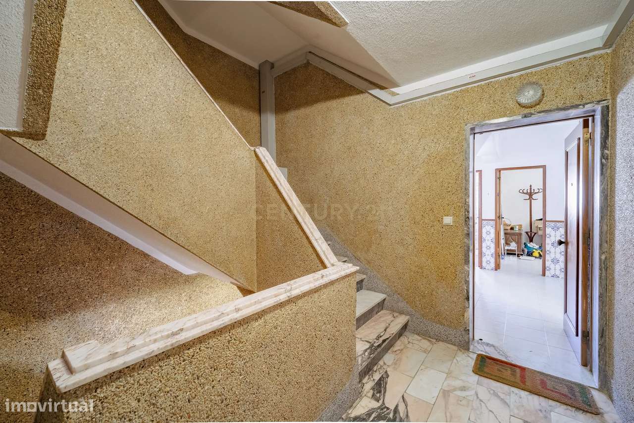 Apartamento T3 em Amora, Seixal - Oportunidade Única!-31
