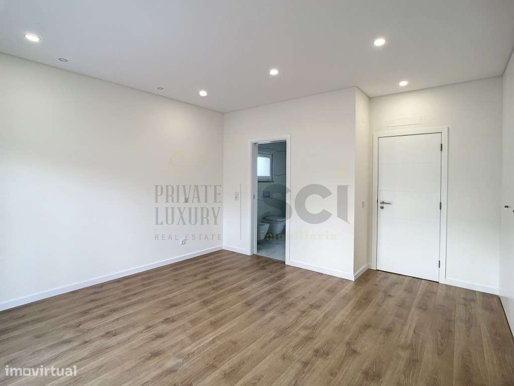 Moradia T3 em Fernão Ferro com Pérgula e Logradouro-31